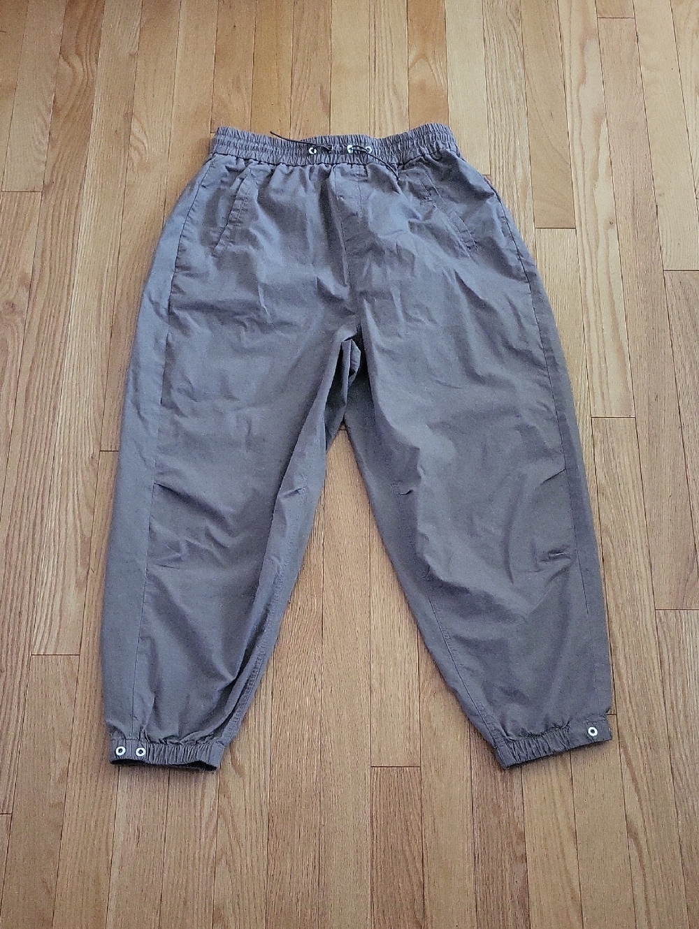 EUC Parachute Pants In M
